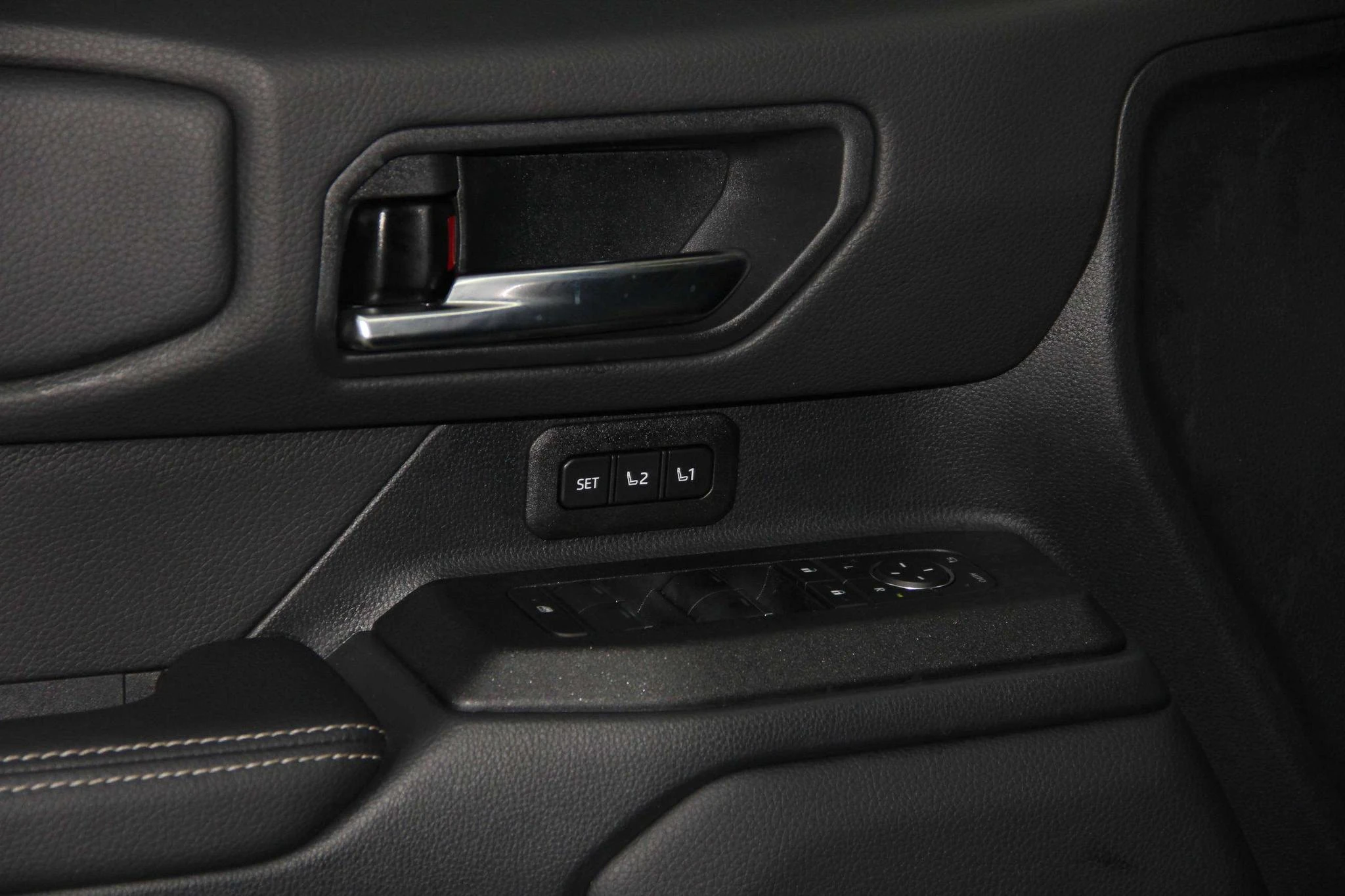 Toyota prado, 2025 — фото 19