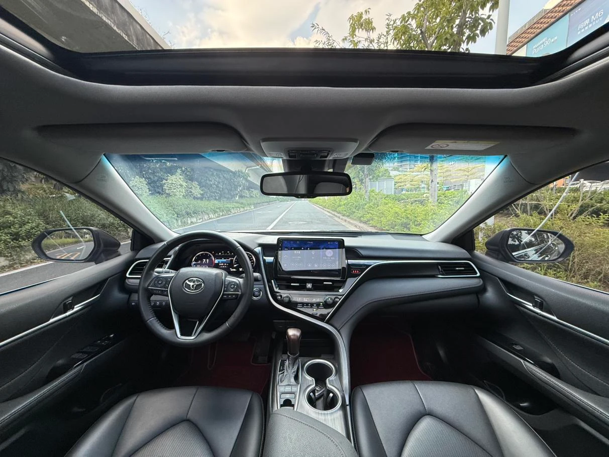 Toyota Camry, 2023 — фото 10