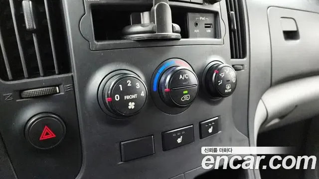 Hyundai Starex Grand Starex, 2012 — фото 15