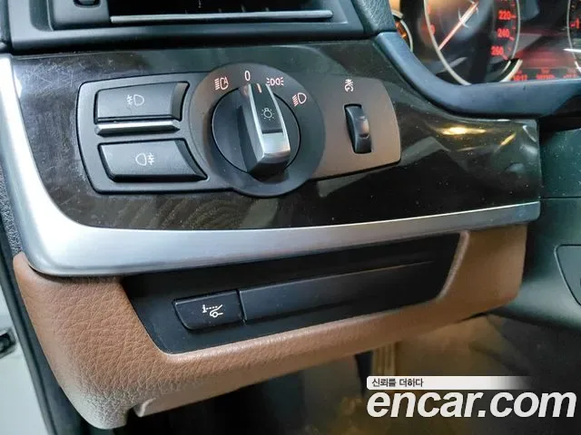 BMW 5-Series F10, 2013 — фото 15