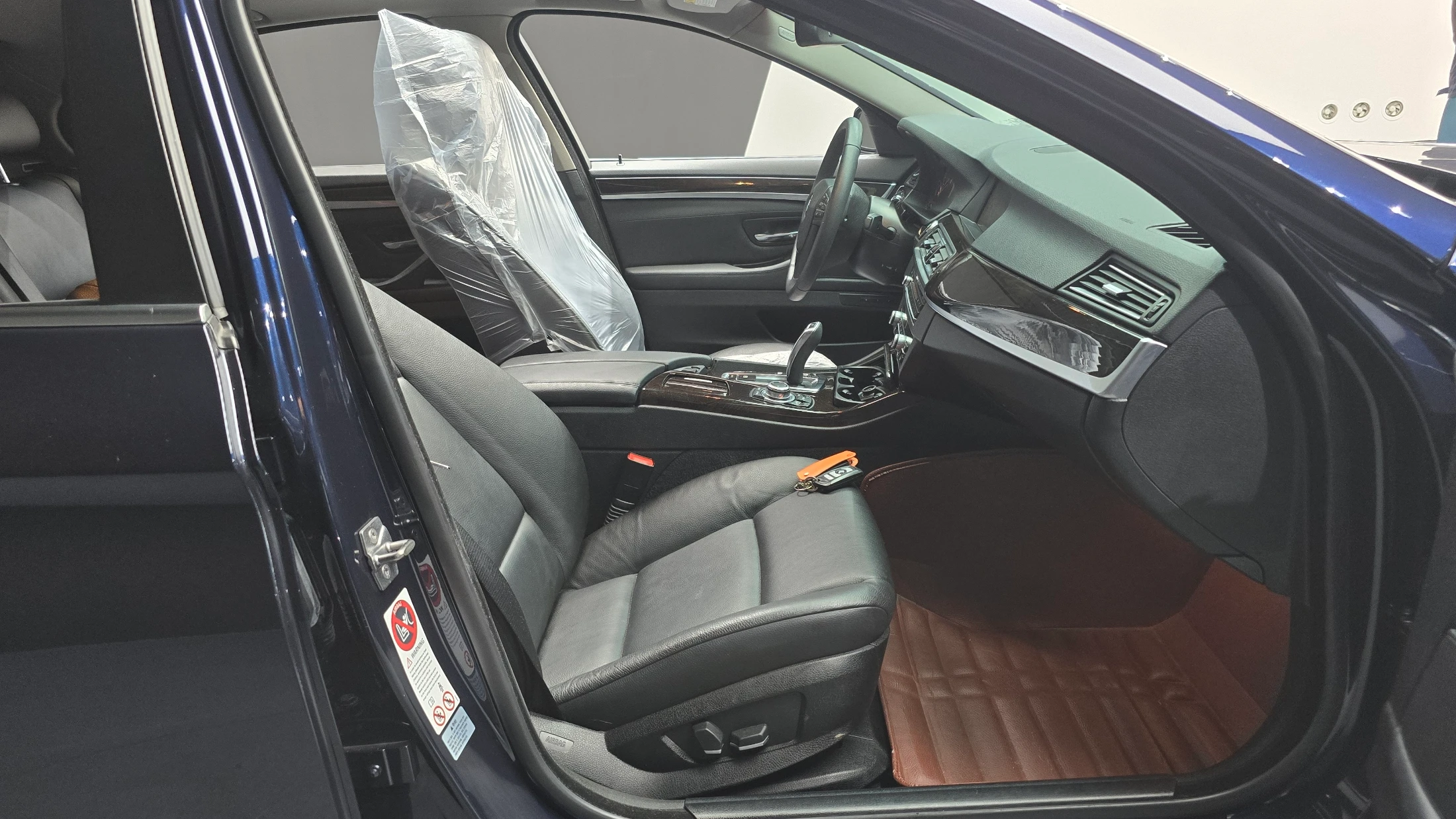 BMW 5-Series F10, 2012 — фото 11