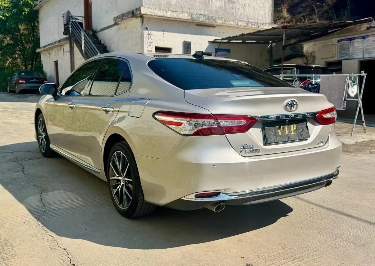 Toyota Camry, 2023 — фото 9