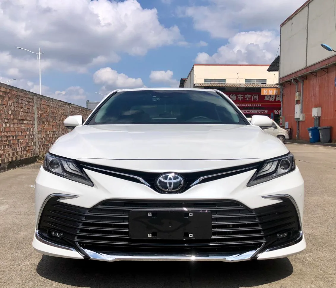 Toyota Camry, 2023 — фото 2