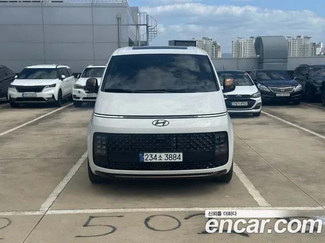 Hyundai Staria