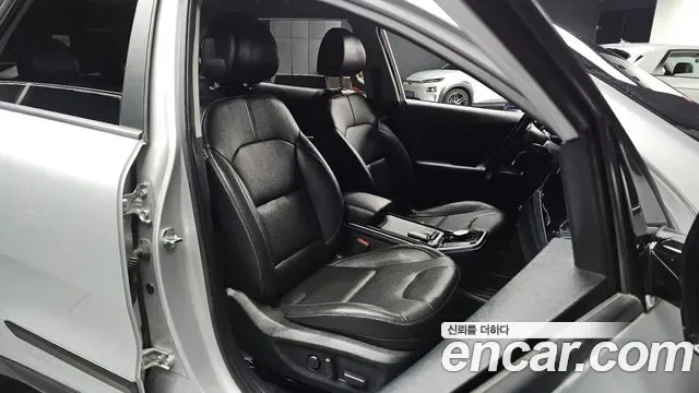 Kia Niro Plus, 2022 — фото 27