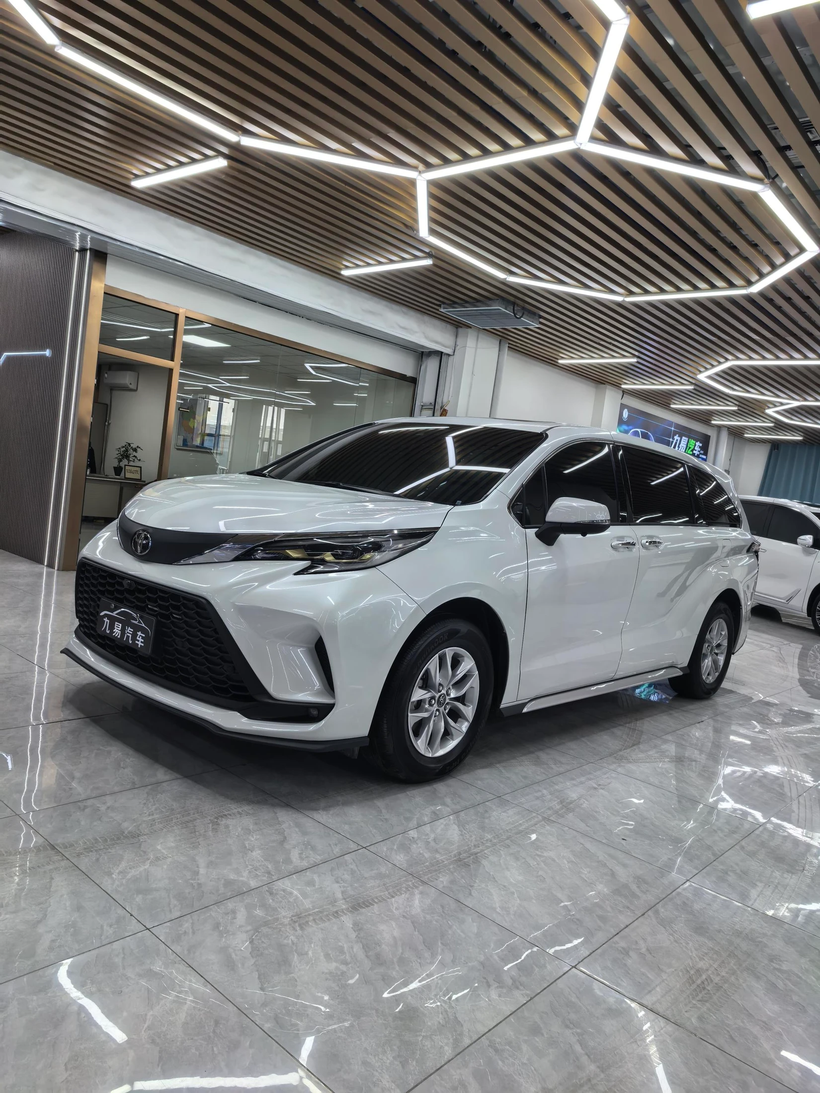 Toyota Gravia