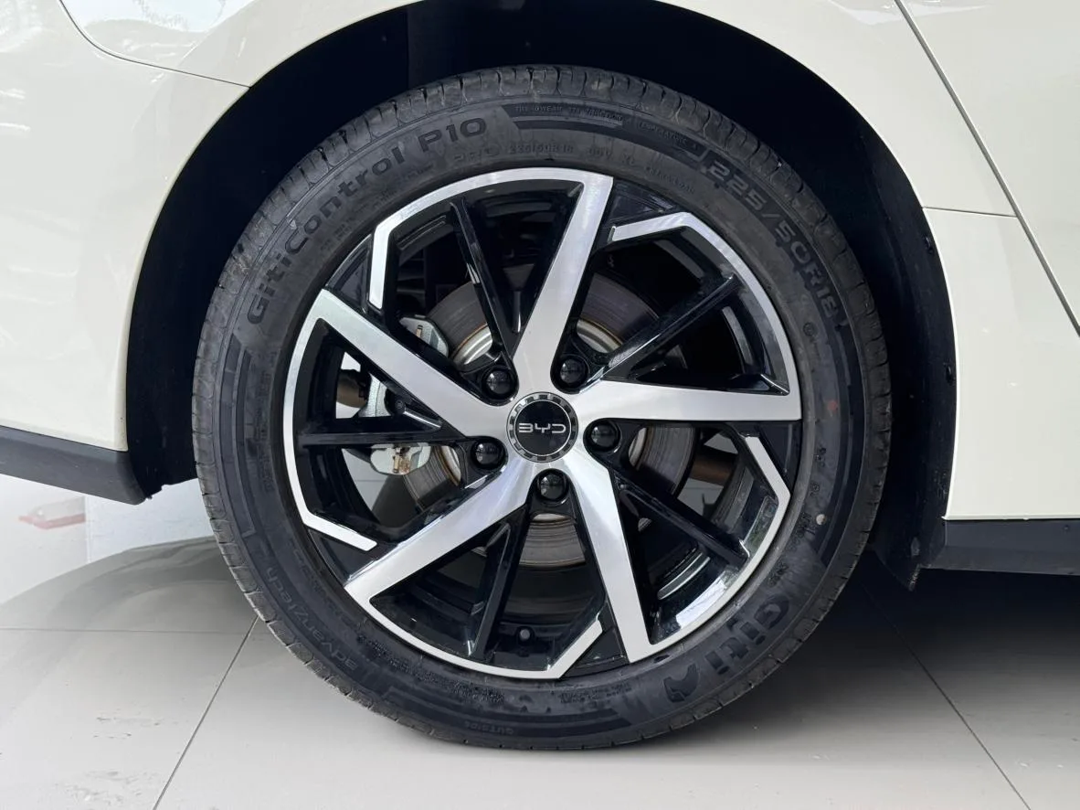 BYD Seal 07DM, 2026 — фото 10