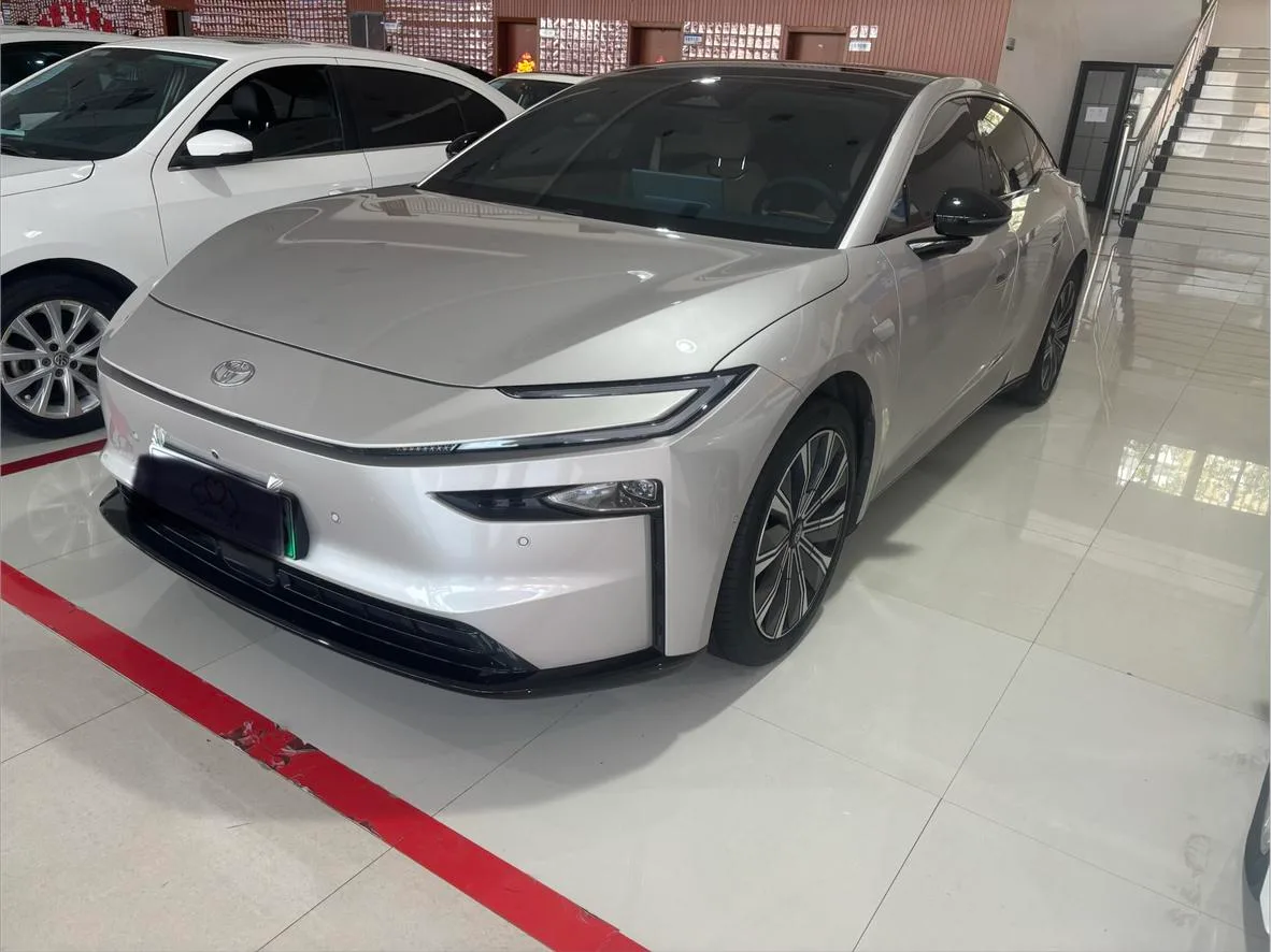 Toyota Platinum Intelligence 7