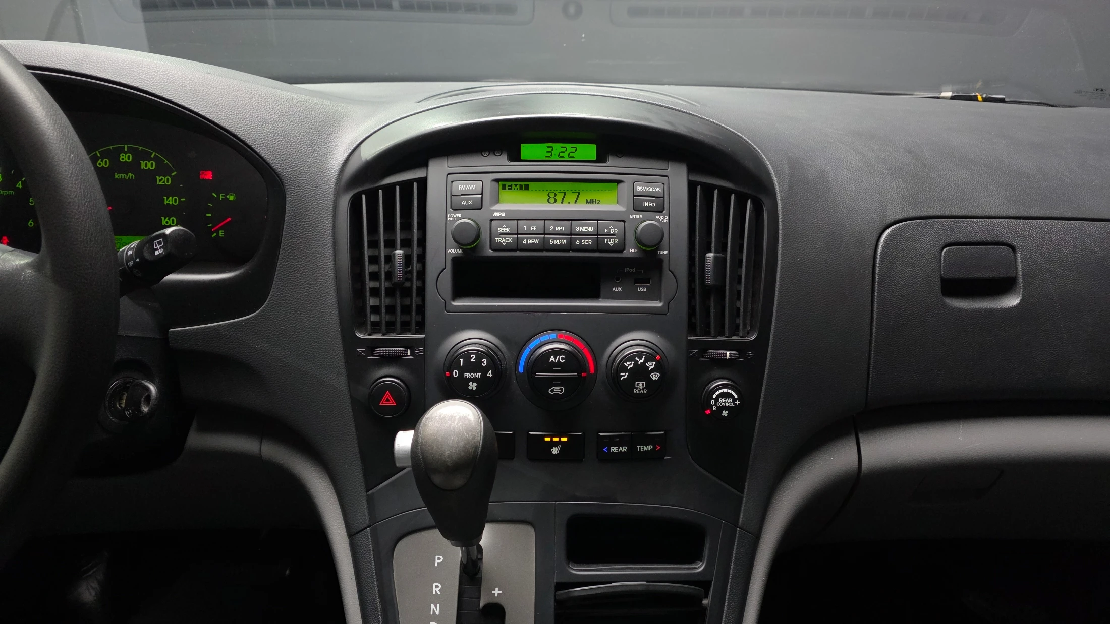 Hyundai Starex Grand Starex, 2013 — фото 14