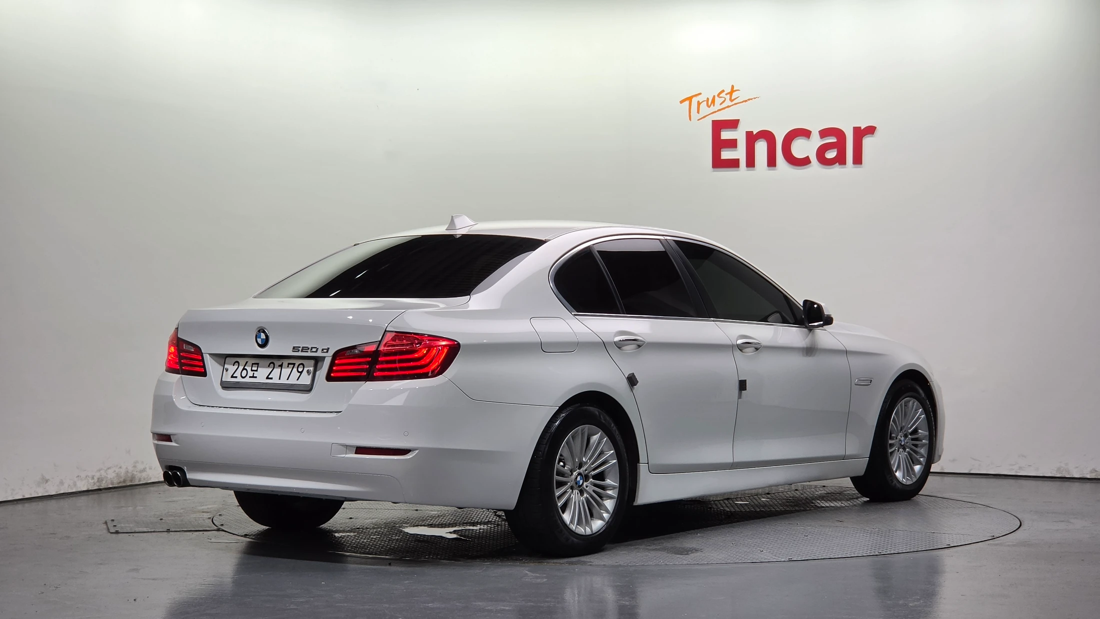 BMW 5-Series F10, 2014 — фото 2