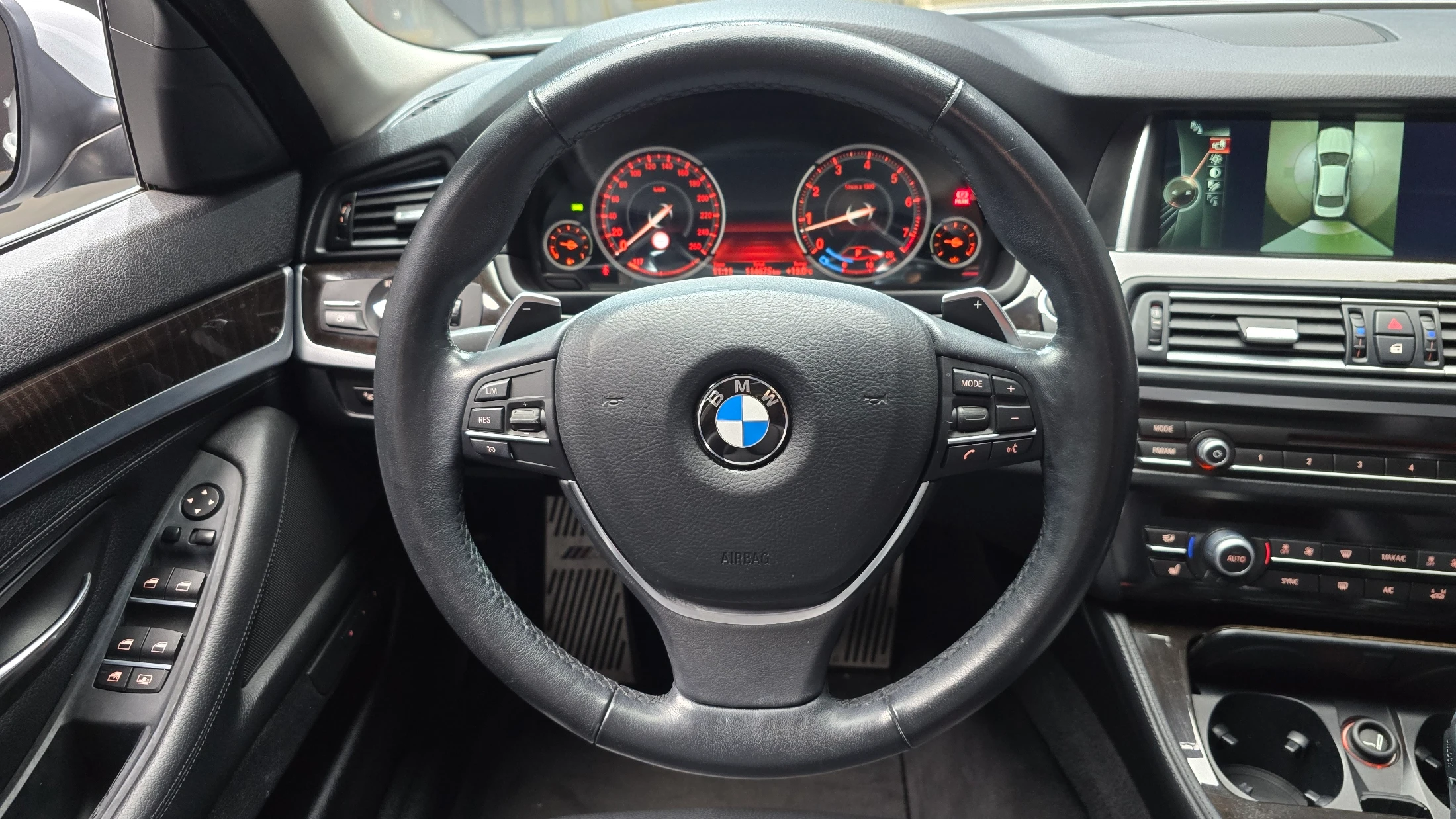 BMW 5-Series F10, 2014 — фото 13