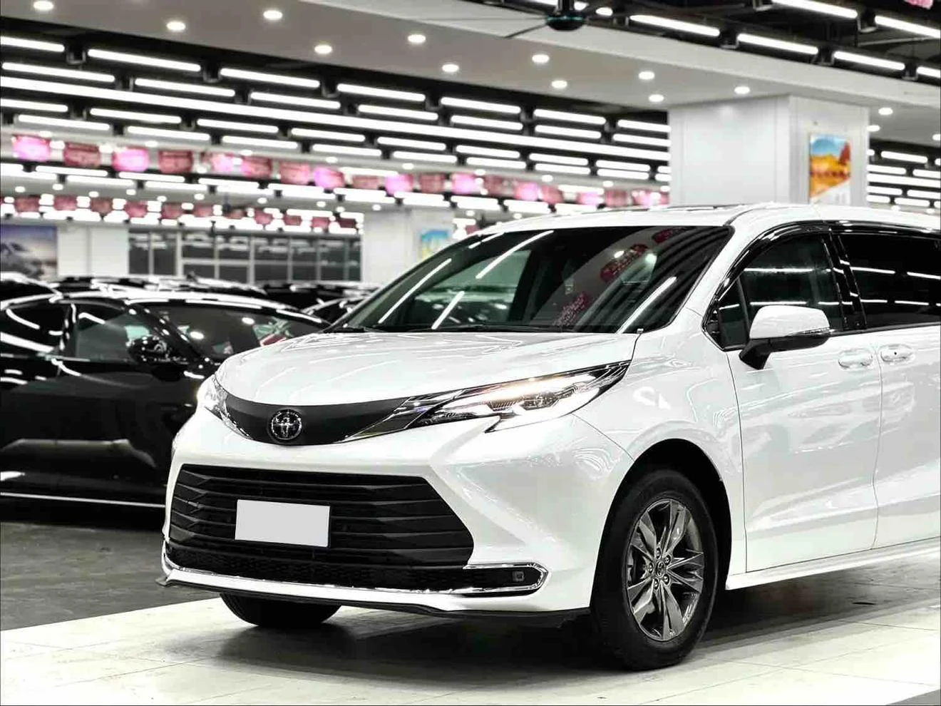 Toyota Senna, 2026 — фото 12