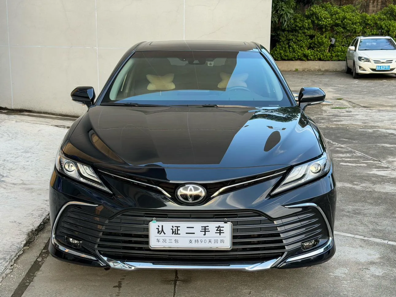 Toyota Camry, 2023 — фото 2