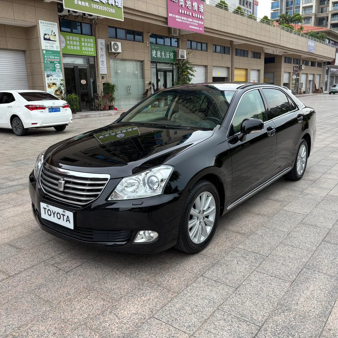Toyota crown
