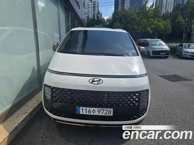 Hyundai Staria