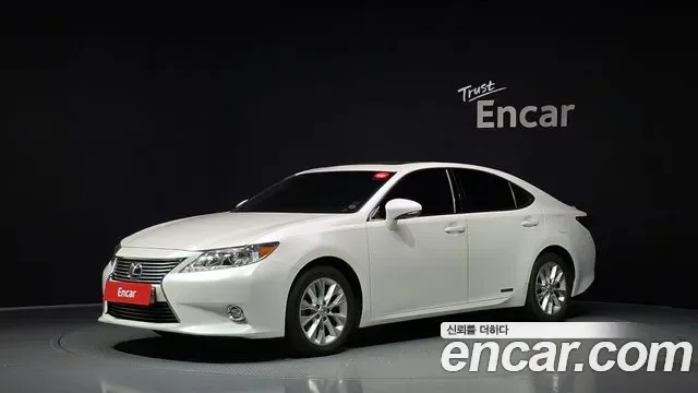 Lexus Es ES300h, 2013 — внешний вид автомобиля