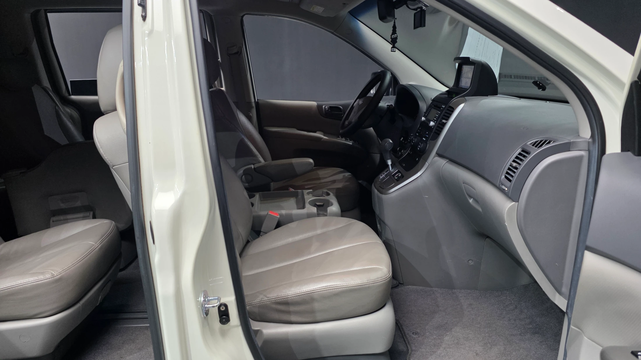 Kia Canival Carnival R, 2010 — фото 11