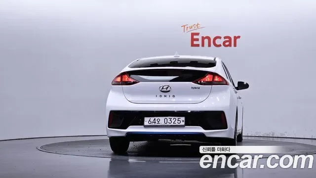 Hyundai Ioniq Ionic Hybrid, 2016 — фото 4