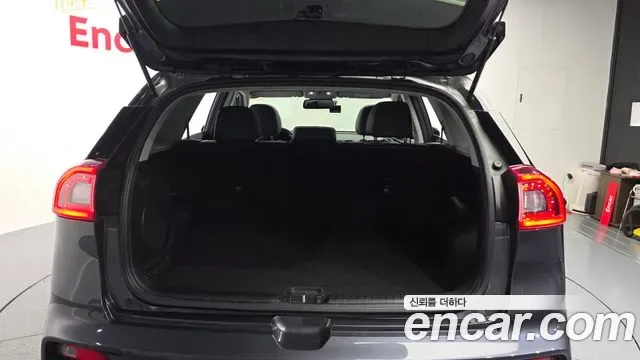 Kia Niro EV, 2020 — фото 32