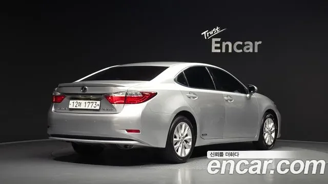 Lexus Es ES300h, 2013 — фото 2