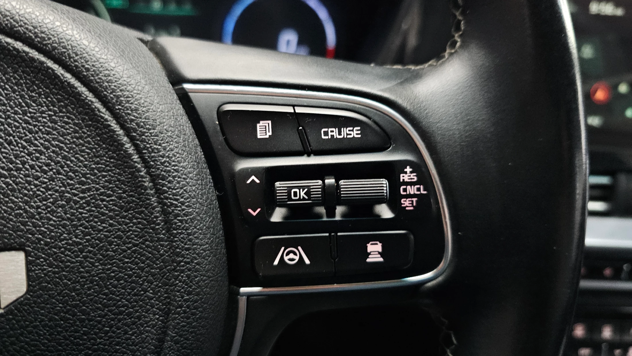 Kia Niro Plus, 2022 — фото 16
