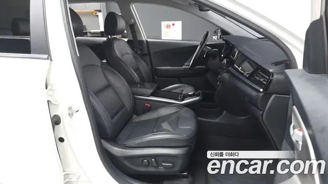 Kia Niro Plus, 2022 — фото 11