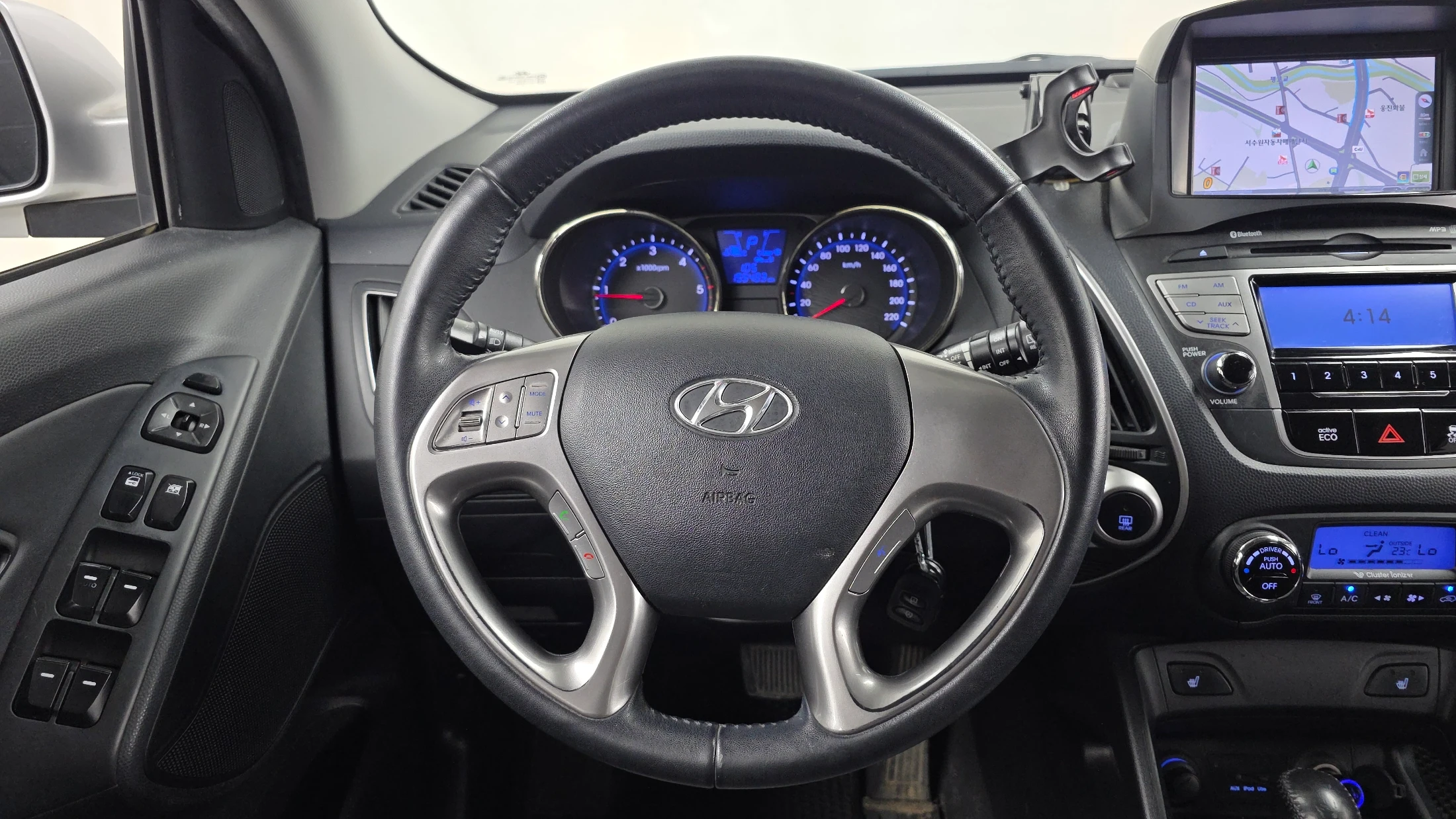 Hyundai Tucson ix, 2010 — фото 13