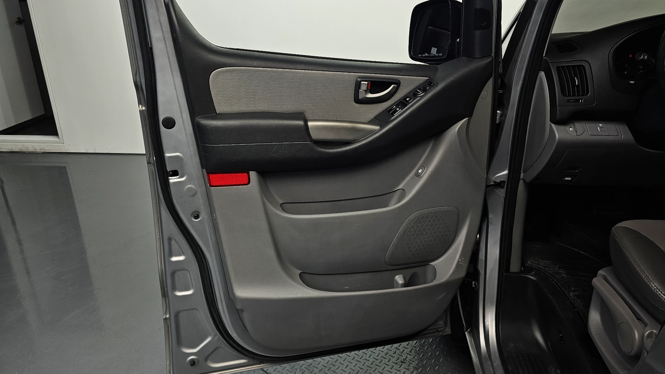 Hyundai Starex Grand Starex, 2012 — фото 24