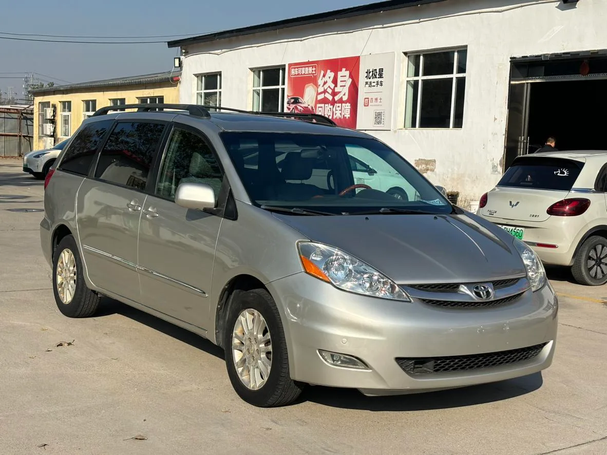 Toyota Sienna, 2009 — фото 3