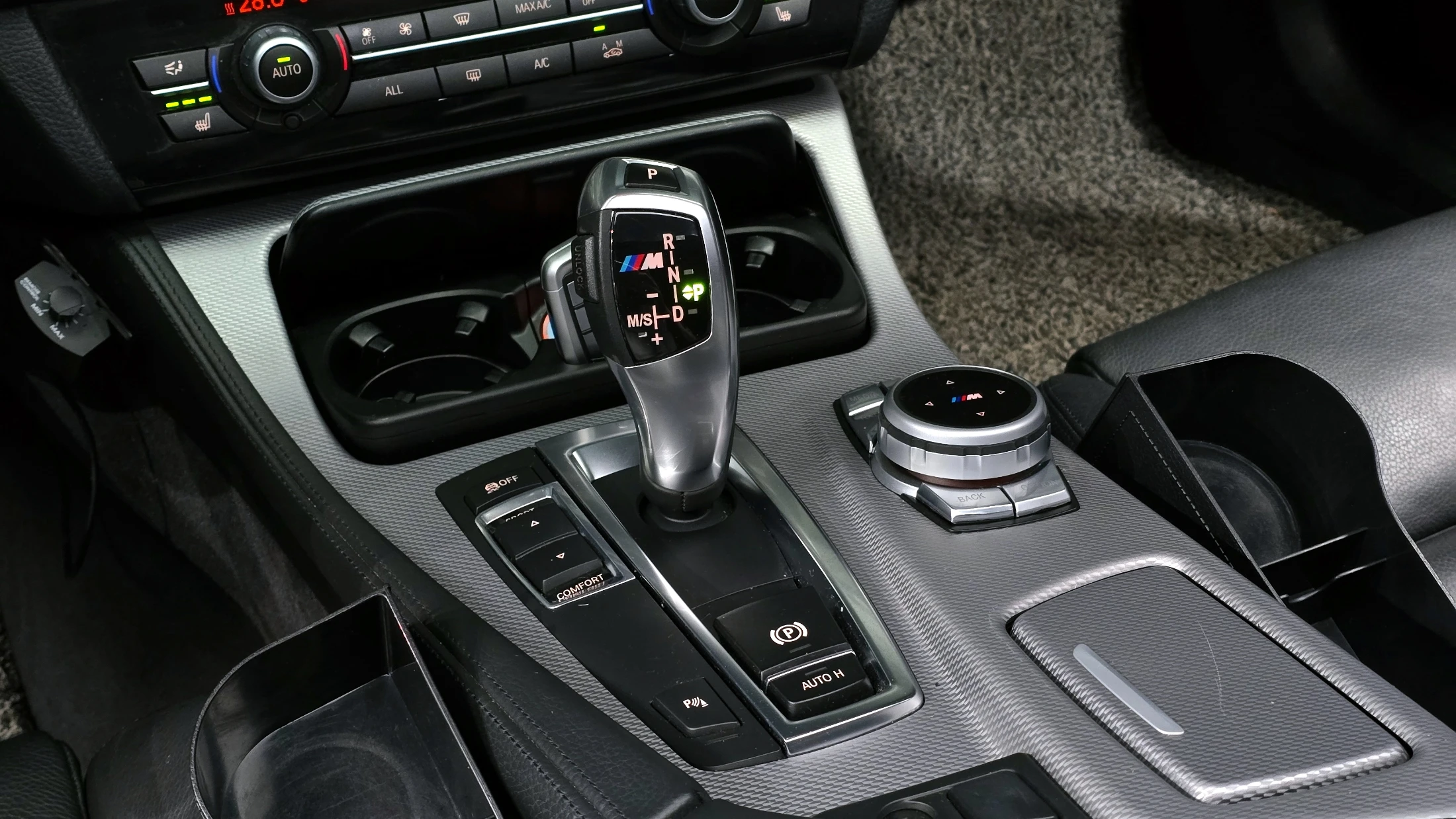 BMW 5-Series F10, 2013 — фото 9