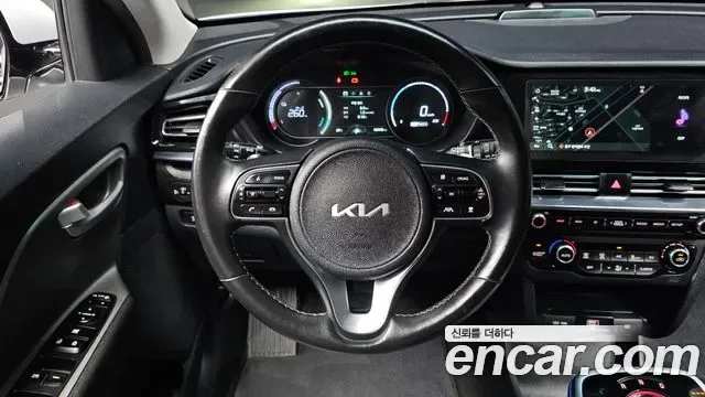 Kia Niro Plus, 2022 — фото 14