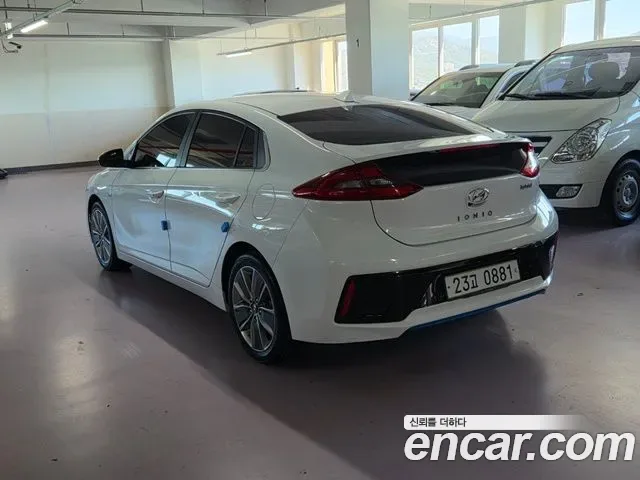 Hyundai Ioniq Ionic Hybrid, 2016 — фото 4