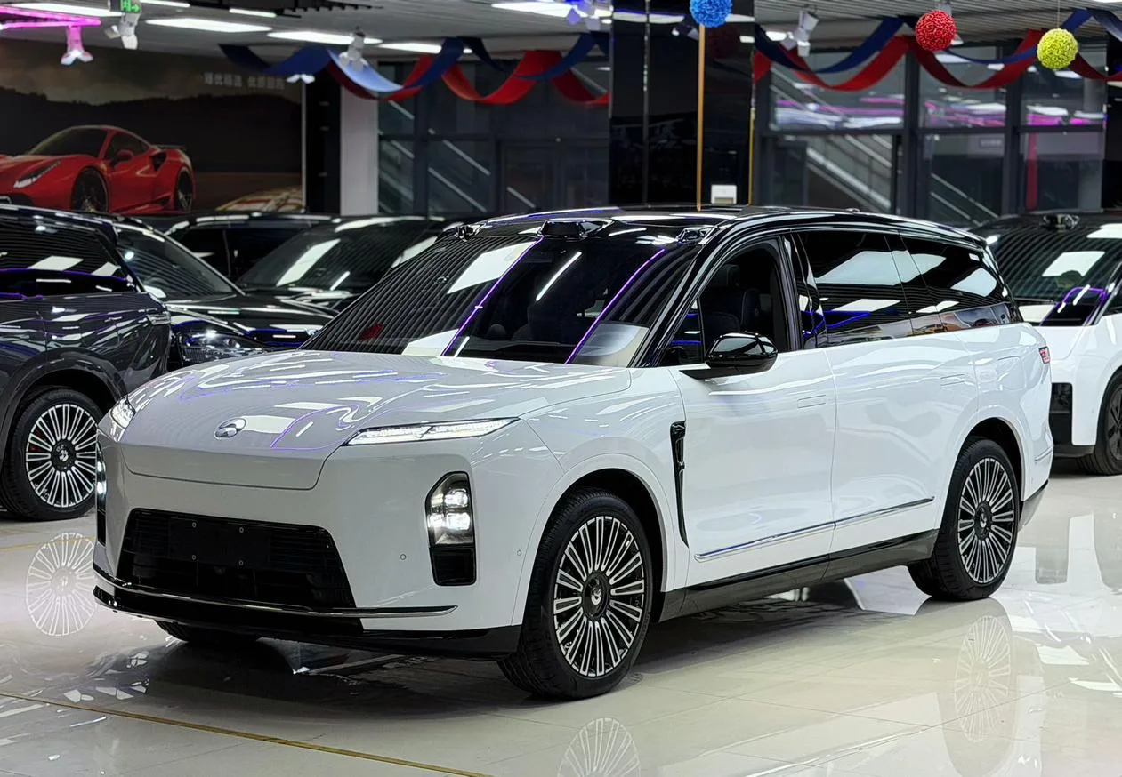 NIO ES8