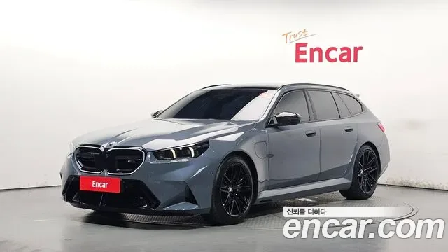 BMW M5 G90