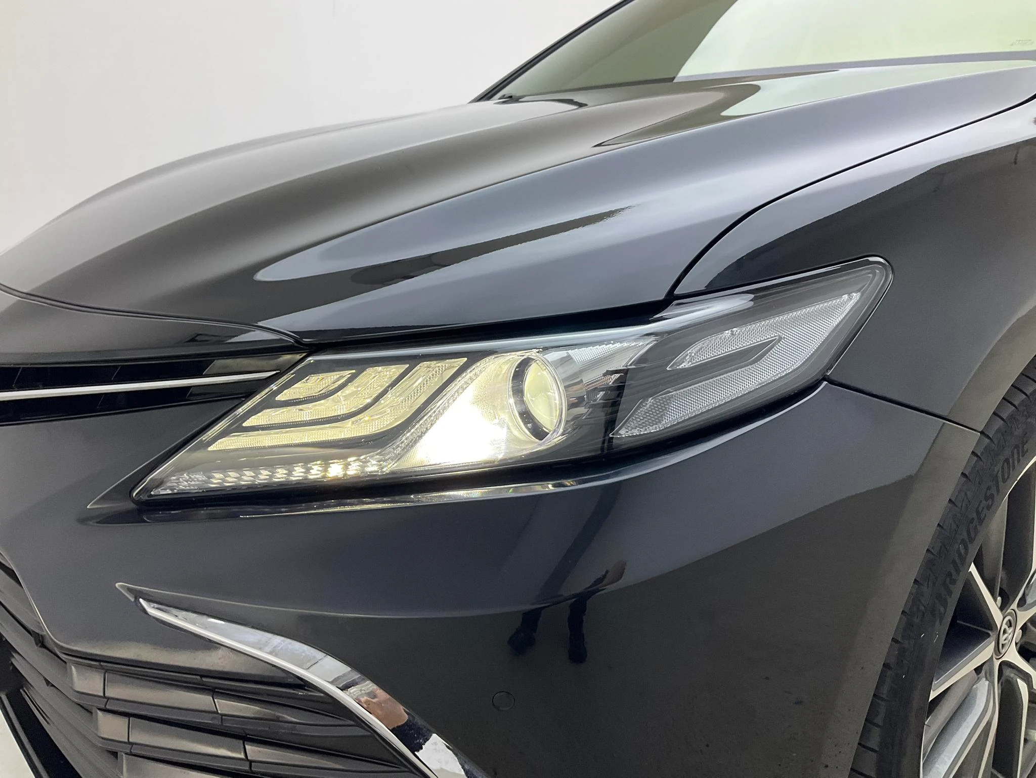 Toyota Camry, 2023 — фото 19