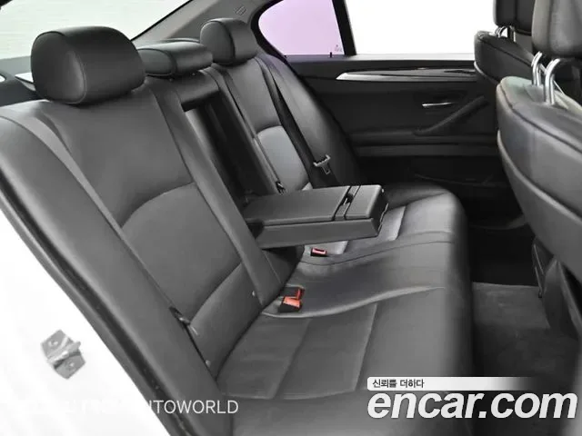 BMW 5-Series F10, 2013 — фото 12