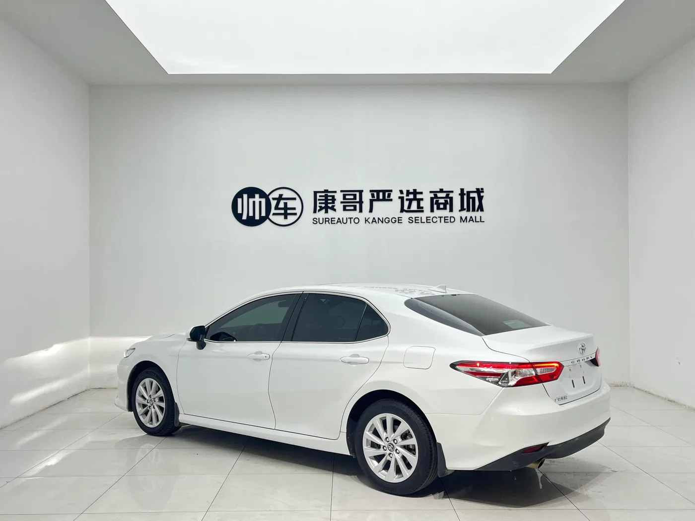 Toyota Camry, 2023 — фото 4