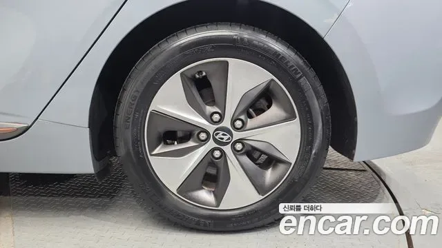 Hyundai Ioniq Ionic Electric, 2016 — фото 21