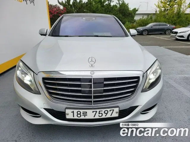 Mercedes-Benz S-Class W222