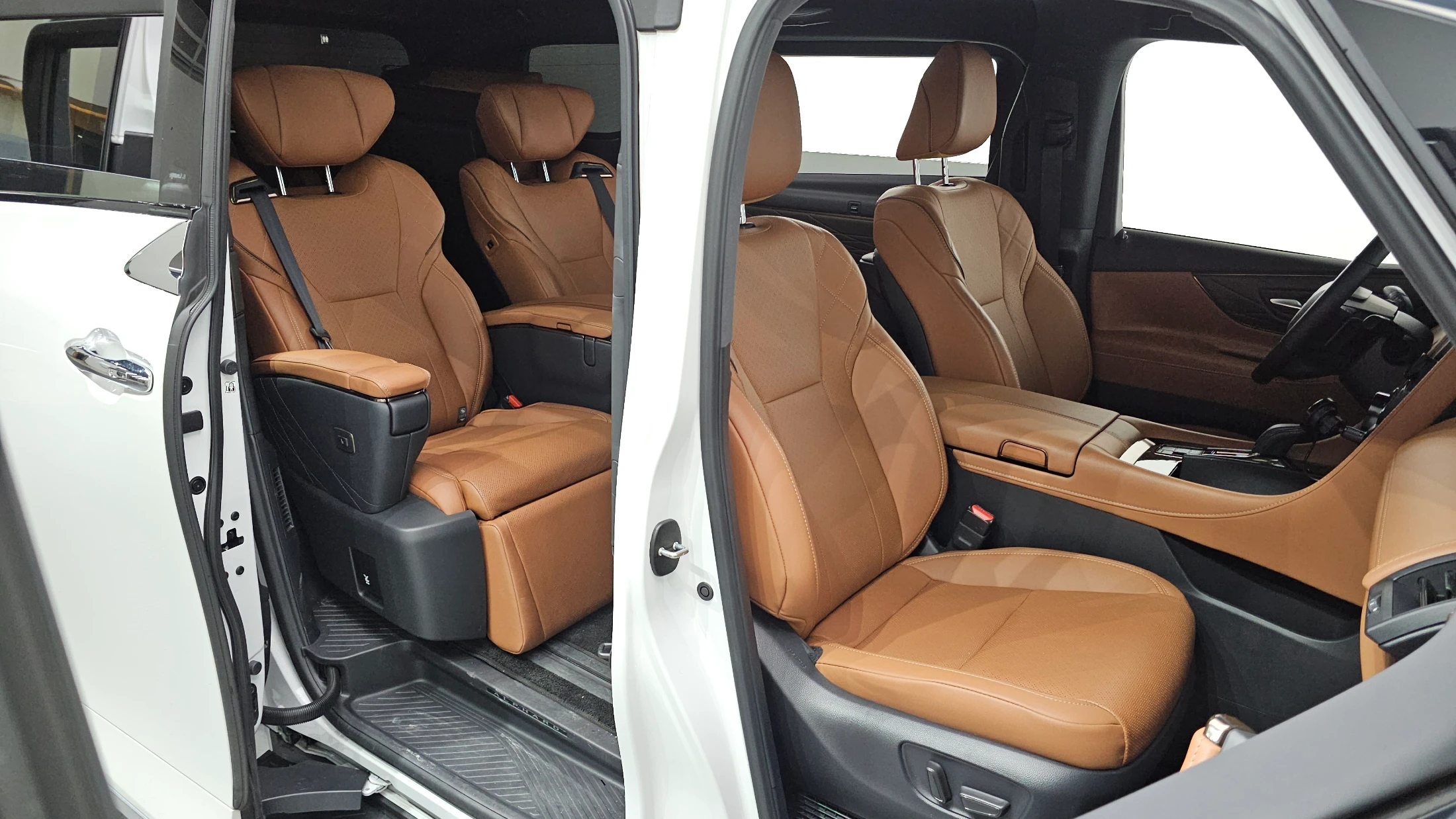 Toyota Alphard Alpad, 2025 — фото 11