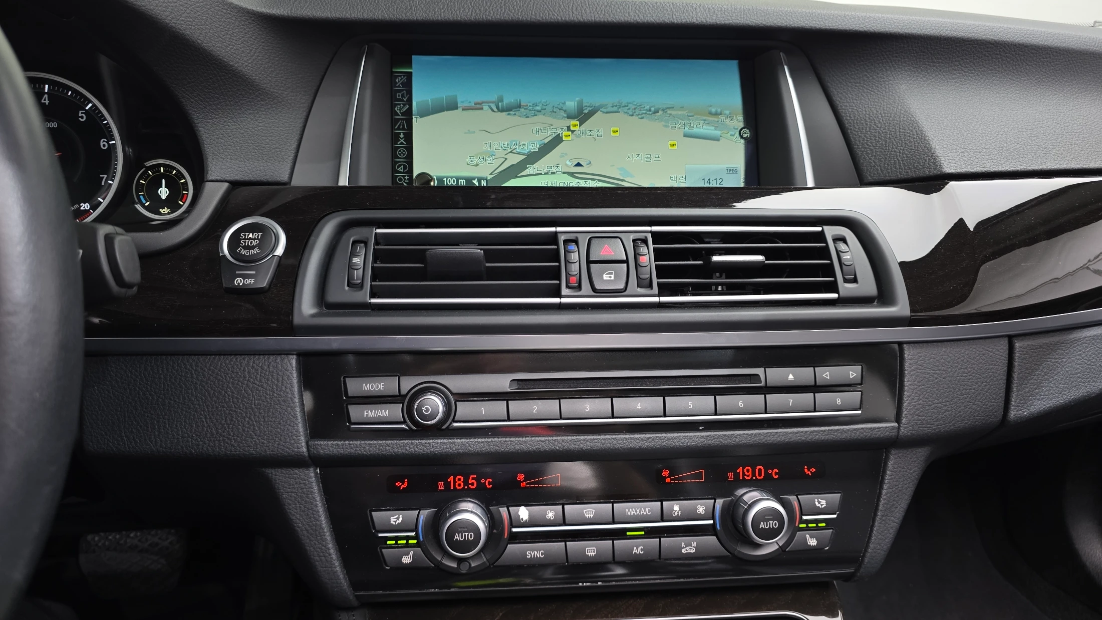 BMW 5-Series F10, 2014 — фото 14