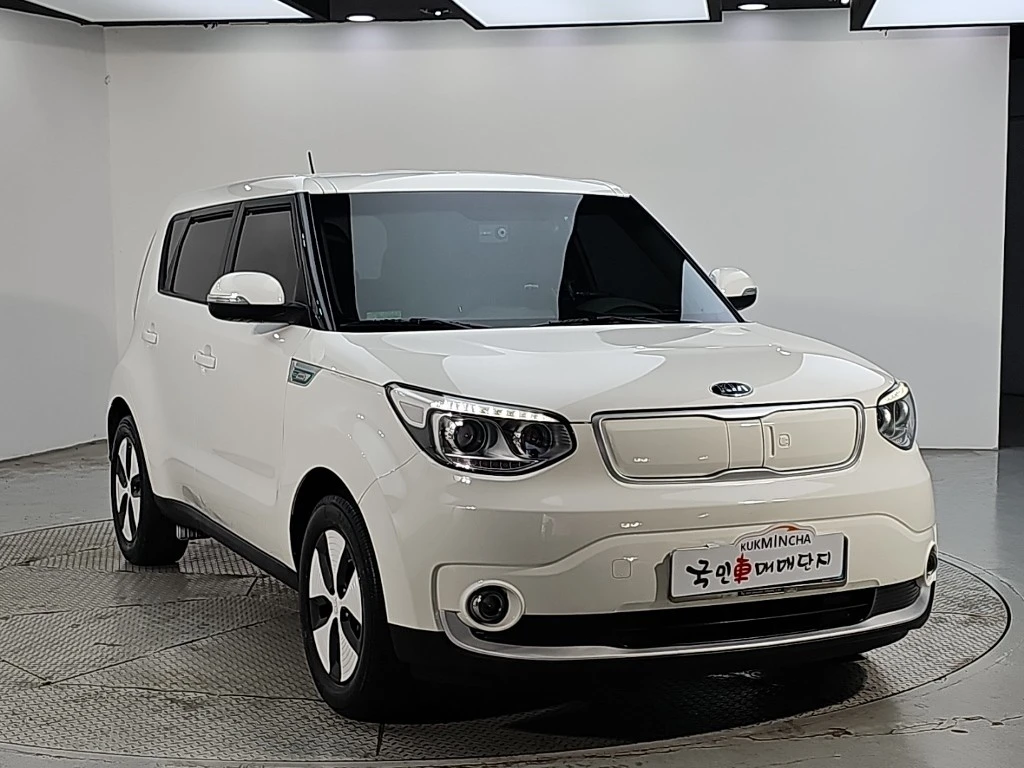 Kia Soul EV, 2017 — фото 2