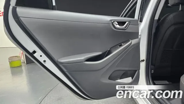 Hyundai Ioniq Ionic Electric, 2017 — фото 26
