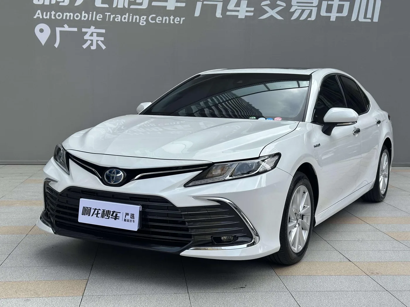 Toyota Camry, 2023 — фото 18