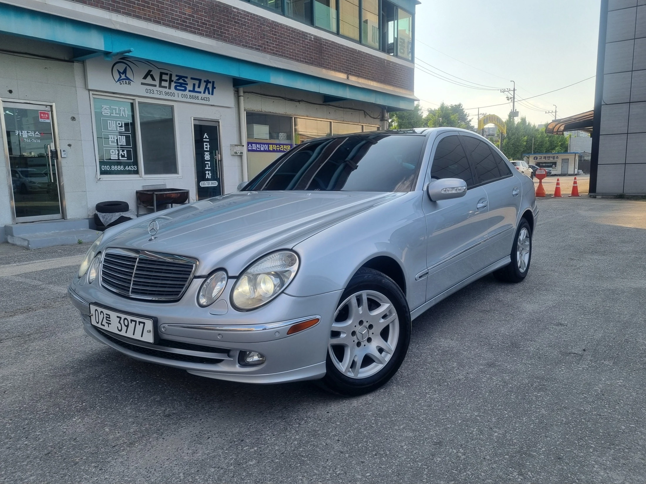 Mercedes-Benz E-Class W211