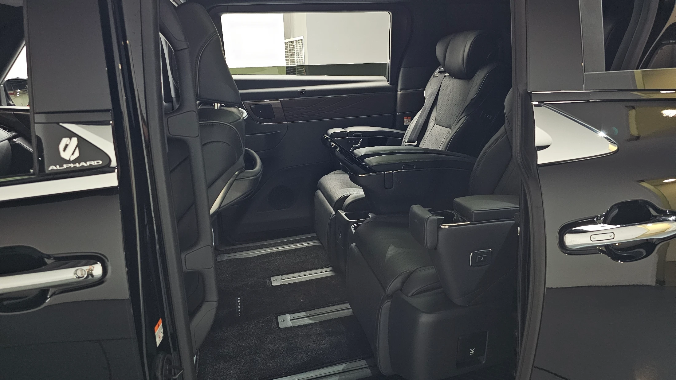 Toyota Alphard Alpad, 2025 — фото 11