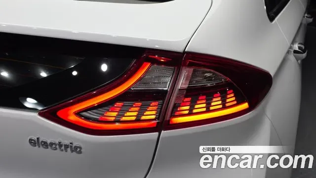 Hyundai Ioniq Ionic Electric, 2017 — фото 23