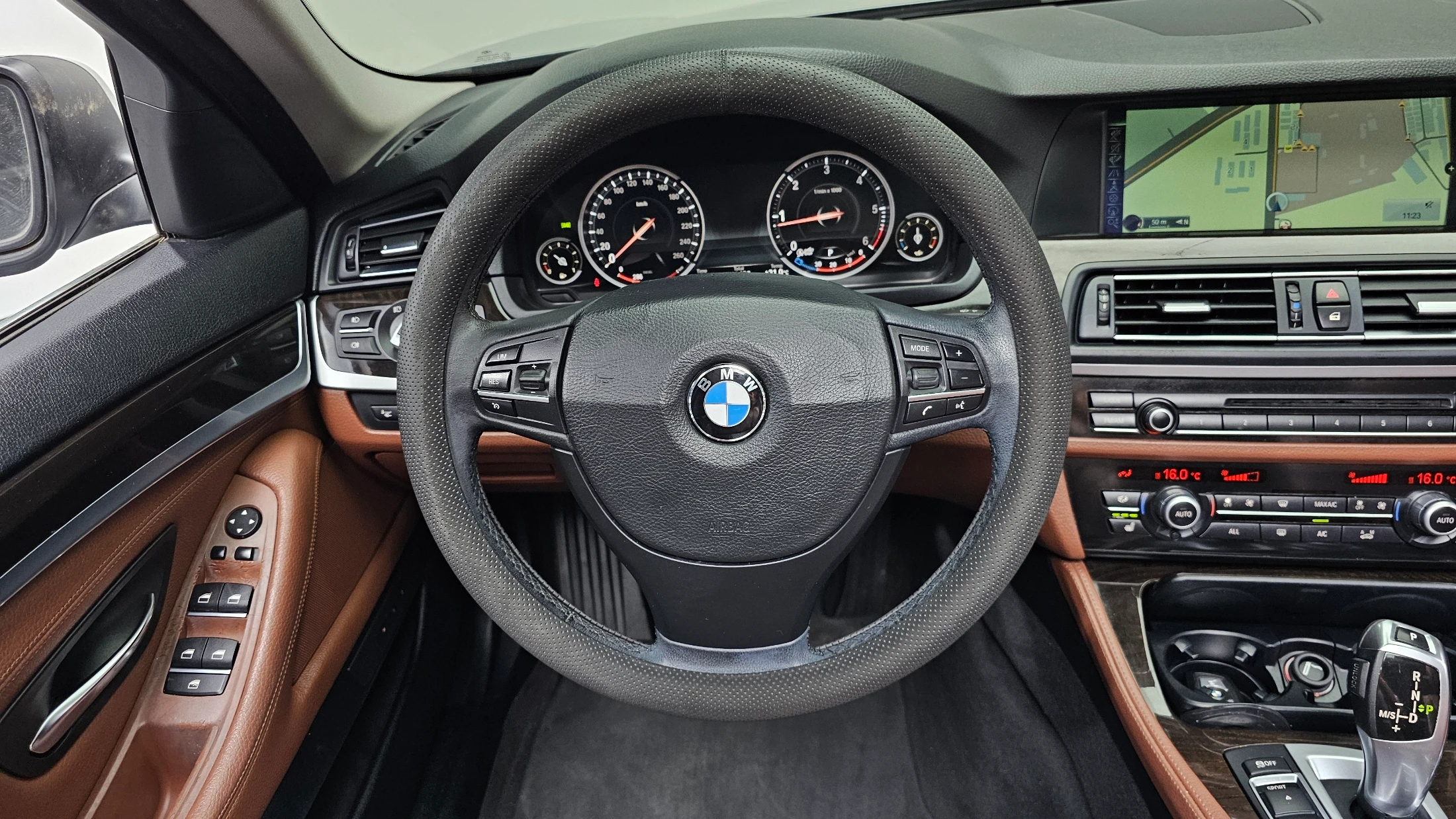 BMW 5-Series F10, 2013 — фото 13