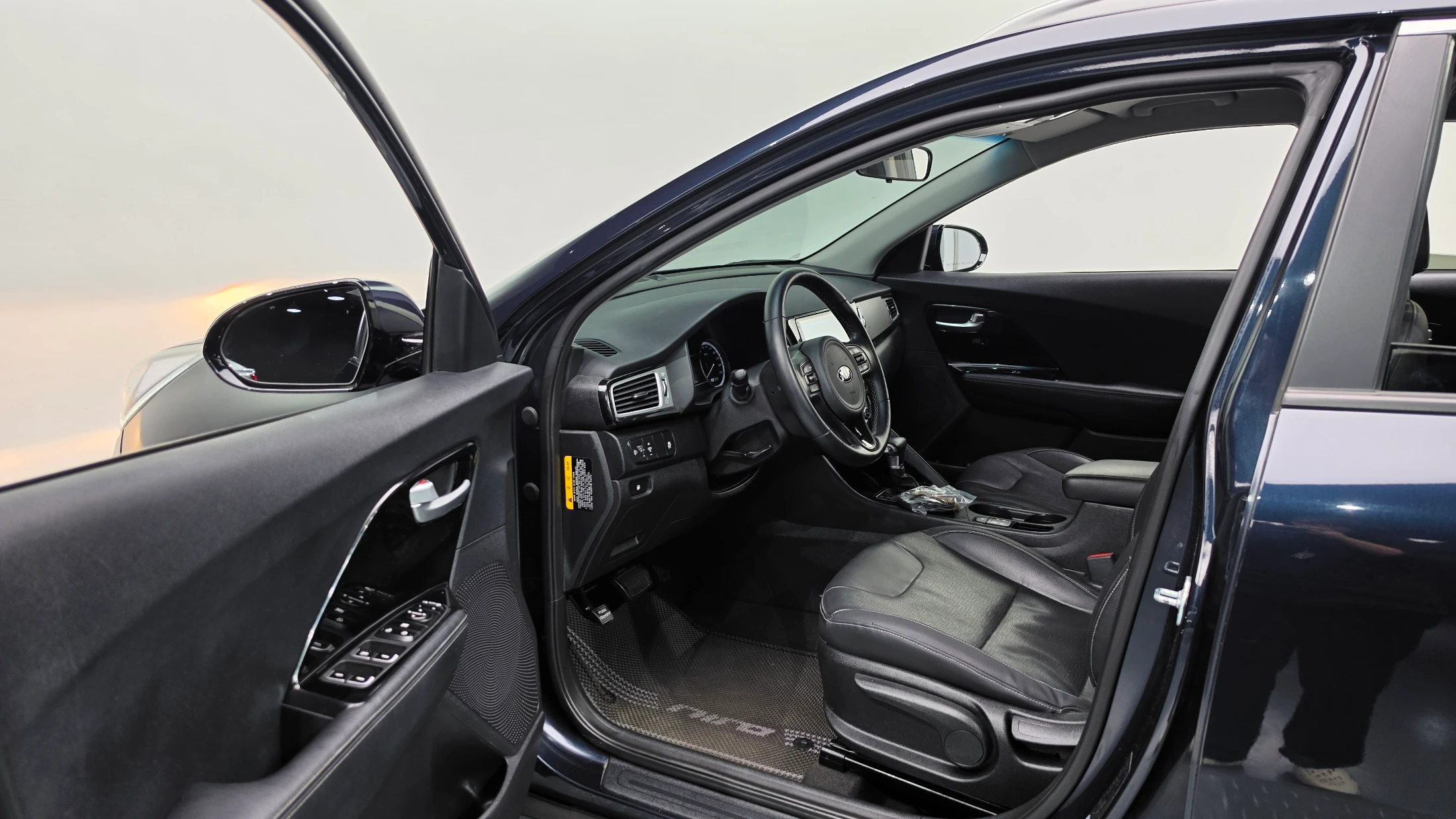 Kia Niro, 2016 — фото 10