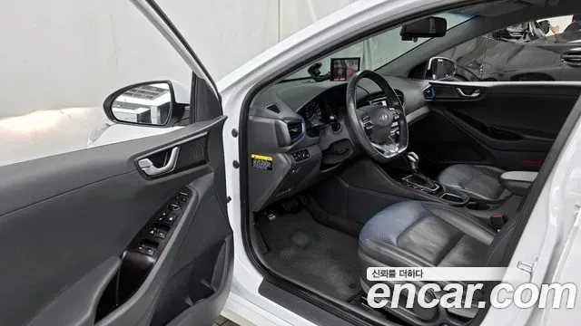 Hyundai Ioniq Ionic Hybrid, 2016 — фото 10